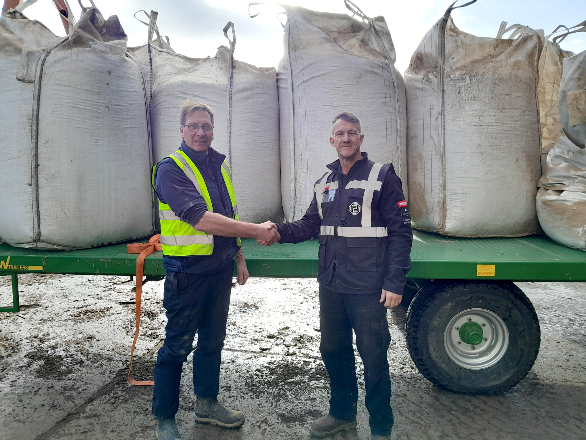 Woodchip Bedding donated to Bransby Horses